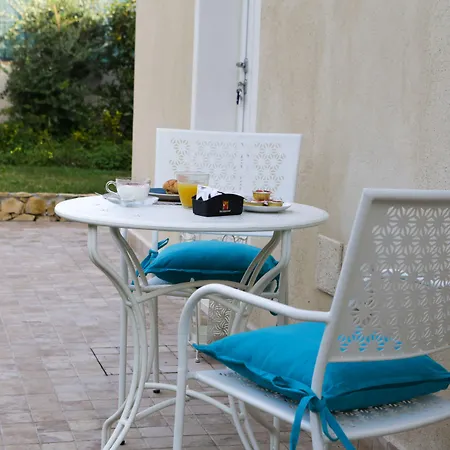 Avion Bed & Breakfast