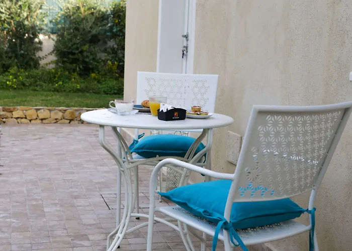 Avion Bed & Breakfast