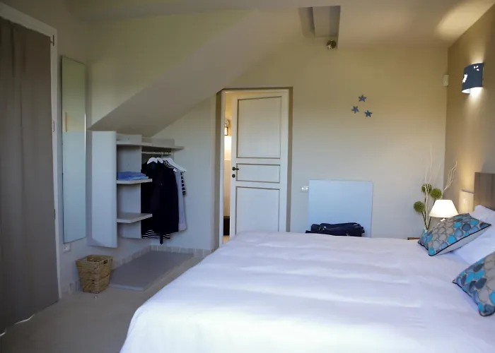 Avion Bed & Breakfast Elmas