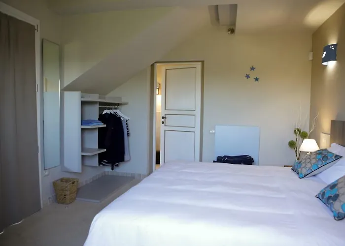 Avion Bed & Breakfast Elmas