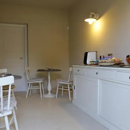 Couette-café Avion Elmas