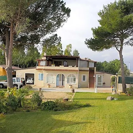 Avion 4* Elmas