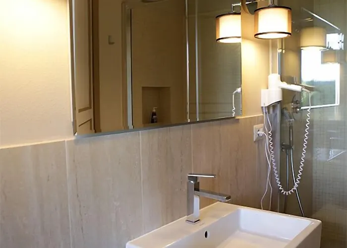 Oda ve Kahvaltı Avion 4*